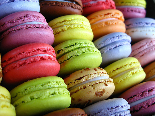 macarons-yummy-food-desserts-colorful-Favim.com-463038